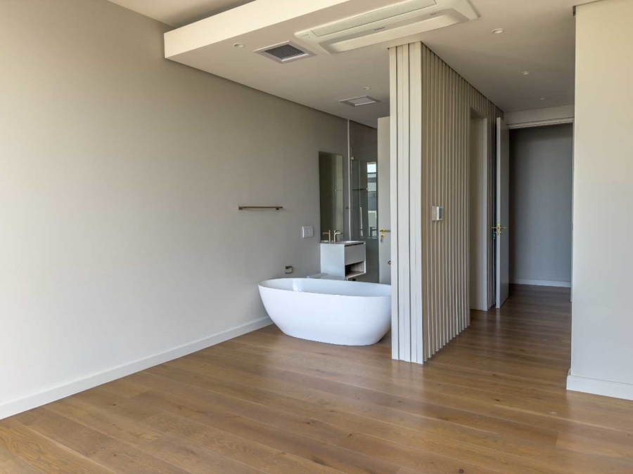 3 Bedroom Property for Sale in Fresnaye Western Cape